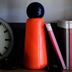 Waterfles Lund London Skittle Dubbelwandig Midnight 0,5 L -Outdoor Supply-NL 50604556916544 7093 skittle bottle original 500ml coral lifestyle lores1 e1680773863509