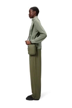 Schoudertas RAINS Unisex Reporter Box Bag Marsh 25 -Outdoor Supply-NL schoudertas rains unisex reporter box bag marsh 25 2